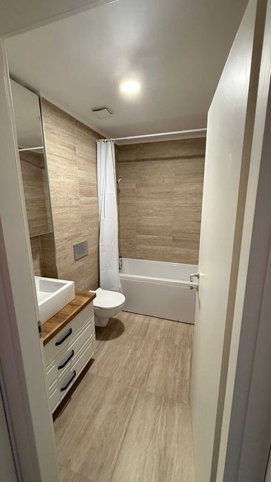 Inchiriere apartament 2 camere complex Cosmopolis