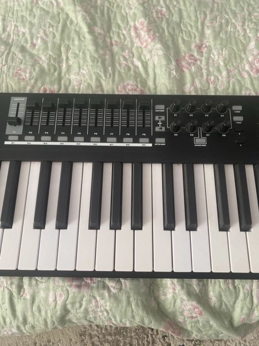 Midi клавиатура M-audio code 61