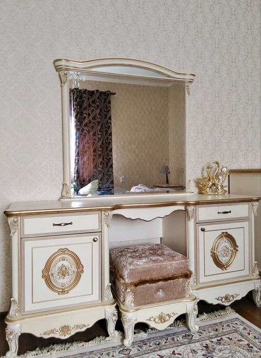 Спальный гарнитур