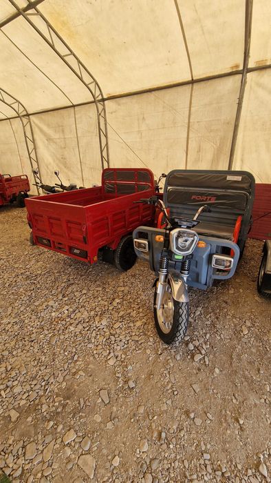 Triciclu Forte1000 cu bena cu motor DE 2000 W si reductor