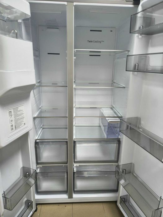 Samsung NO FROST хладилник с фризер А+++