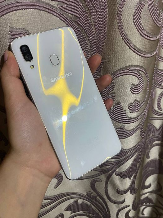 Продам Samsung Galaxy A30