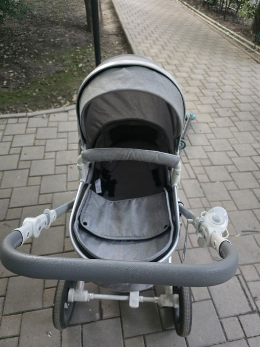 Продам коляску 2 в 1, люлька и прогулочная