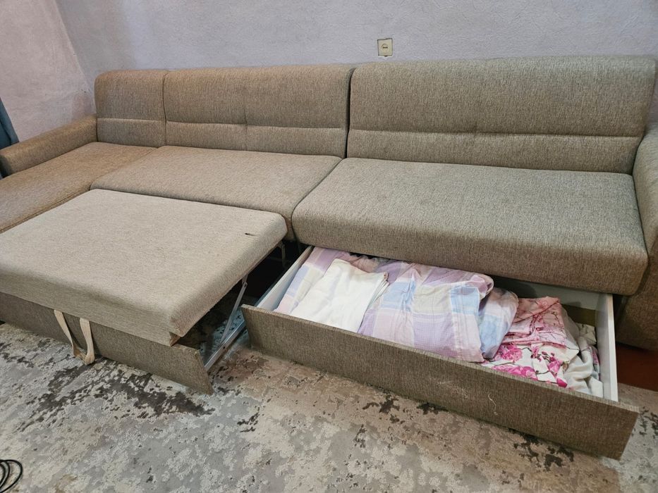 Продам диван угловой