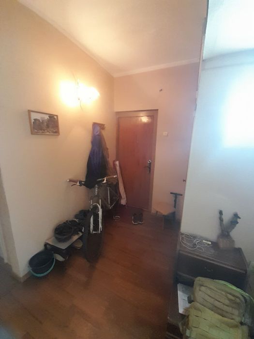 Юнусабад 19 Пансионат 2/5/5 балкон 2х6м, широкая прихожка