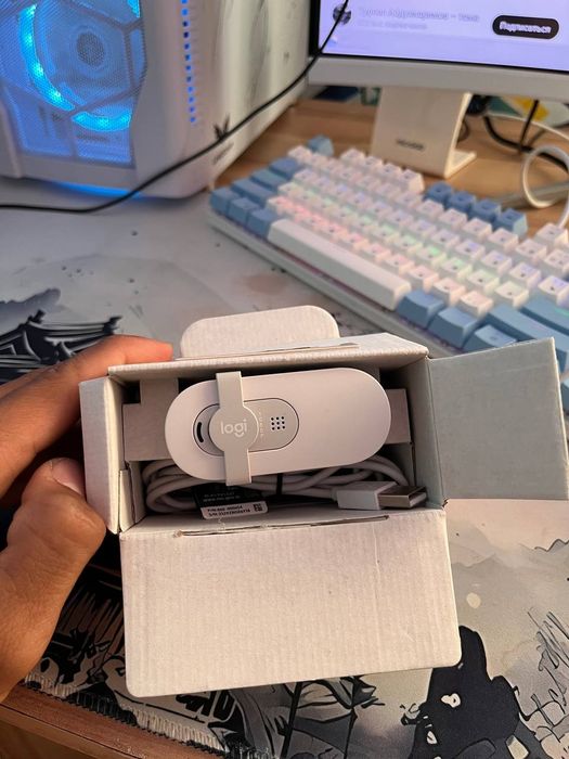 Веб камера BRIO 100