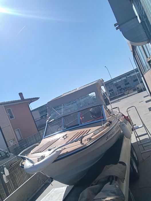 Barca Glastron 5