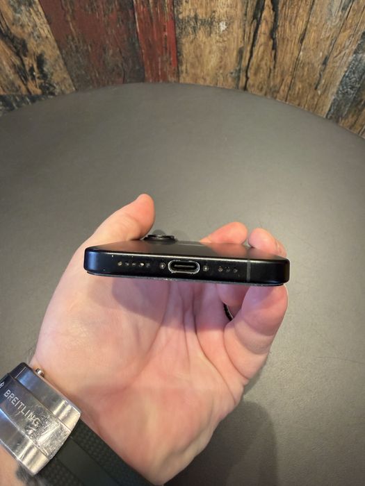 iPhone 16 black 128Gb • baterie 89% • neverlocked