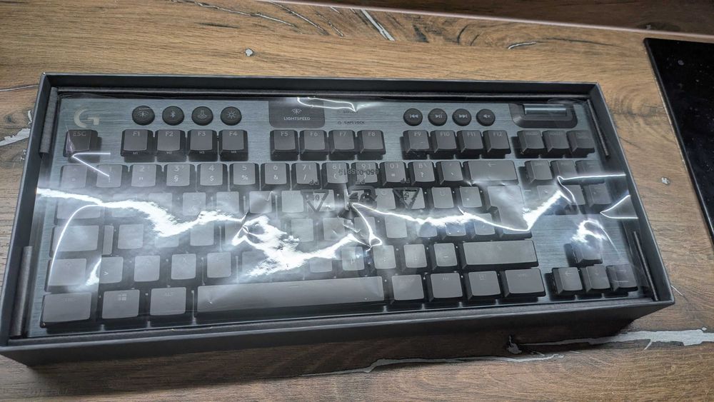 Logitech G915 TKL • DEU Layout • Чисто нова • 2 г. гаранция