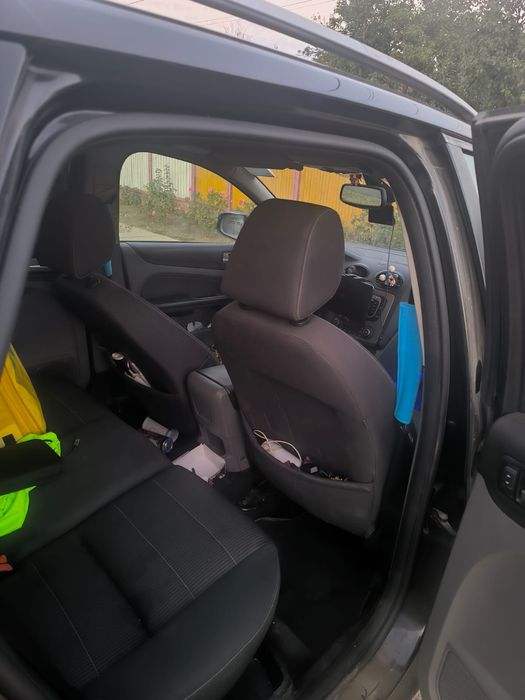 Vând Ford focus defect