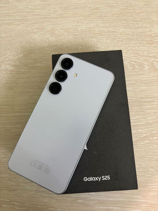Самсунг S25.  256гб