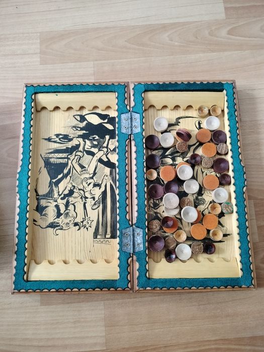 Нарды деревянные, хорошее состояние