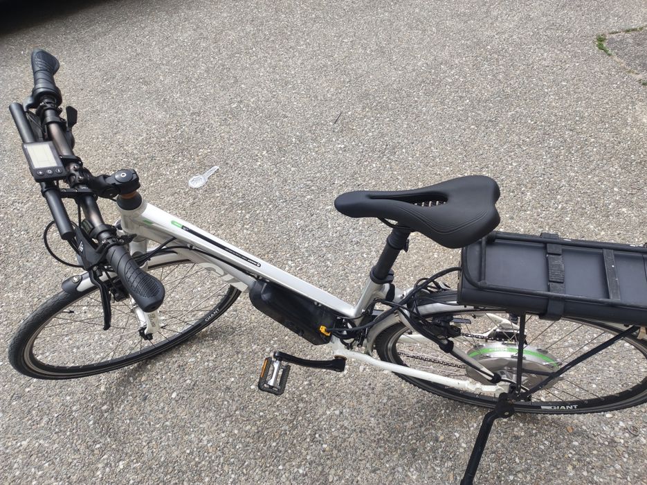 Bicicleta Giant Aspiro Hybrid
Este modificata, perfect funcțională!!!
