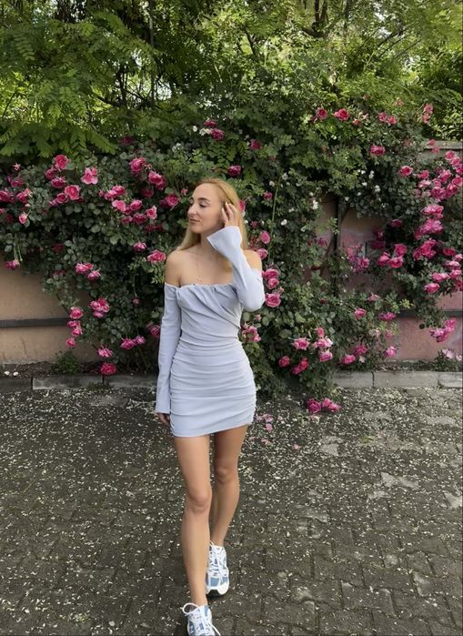 Синя къса дамска рокля