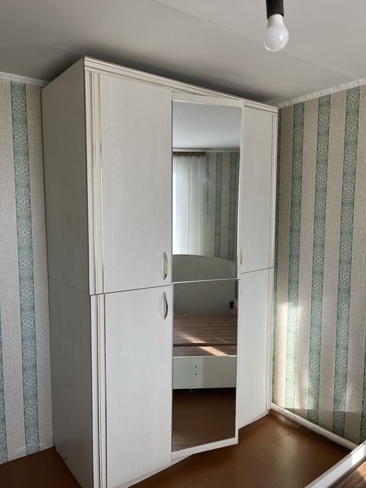 Продам спальный гарнитур