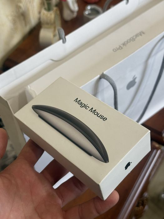 Macbook M5 1TB 16GB