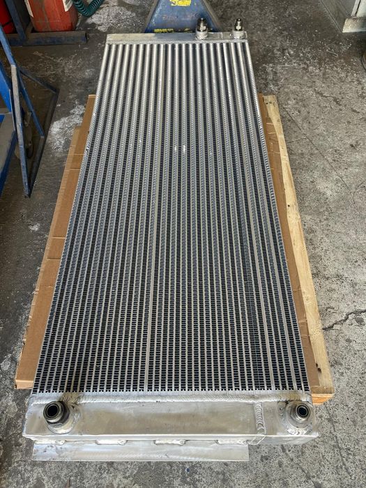 Radiator DUBLU de ulei combina .exc ,utilaje JOHN DEERE. CLASS LAVERDA