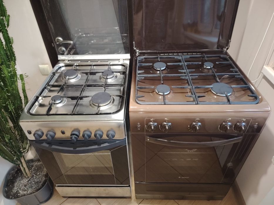 Продам газовые плиты Индезит и Гефест