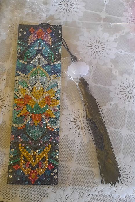 Semne de carte cu diamante și cristale