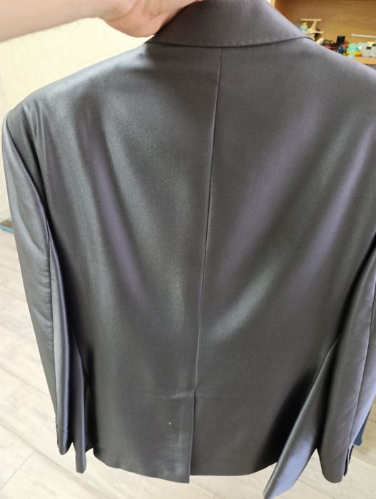 Продается мужской костюм