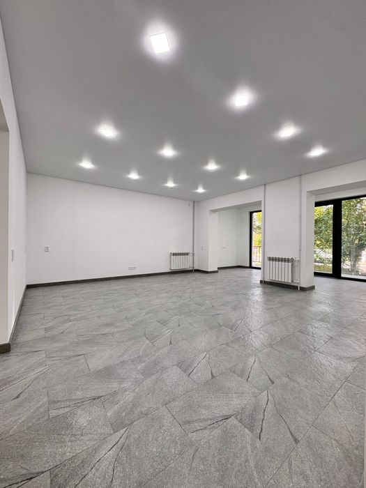 А.Фитрата(Рисовый) Первая линия 64кв Фасад 20м Две входные группы.