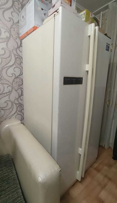 Холодильник Samsung side by side