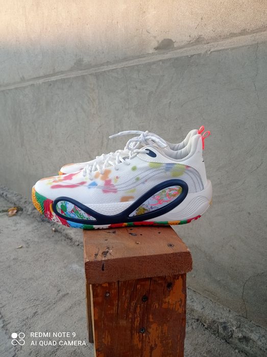 Новая мужская кроссовка