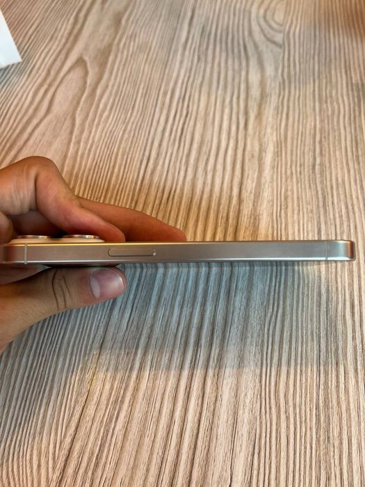 Iphone 15 pro 84% 256 GB