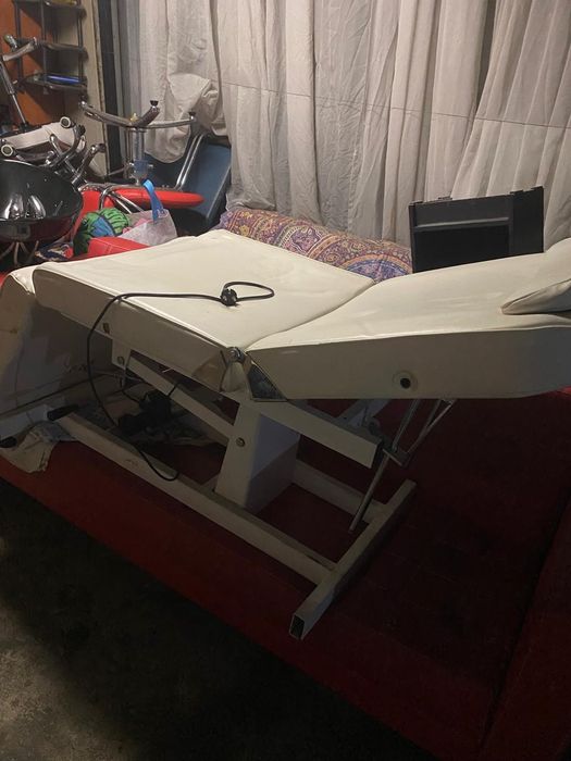 Продам кушетку в хорошем состоянии