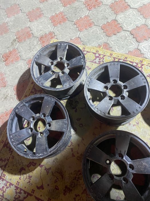 Литые диски на ниву 5шт