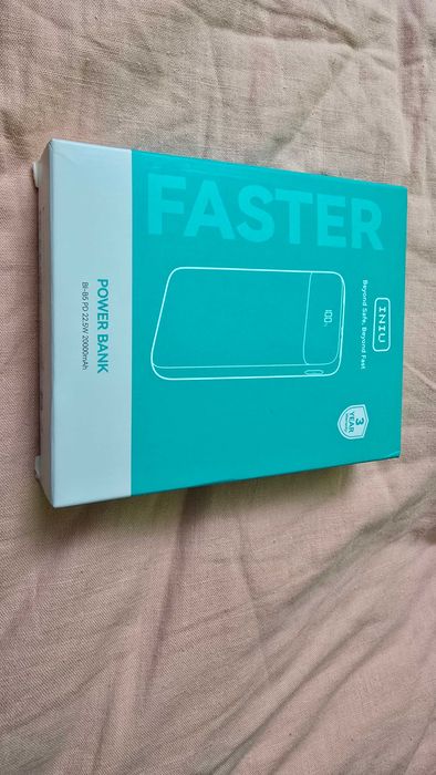 acumulator portabil Iniu 20000mAh Sigilata