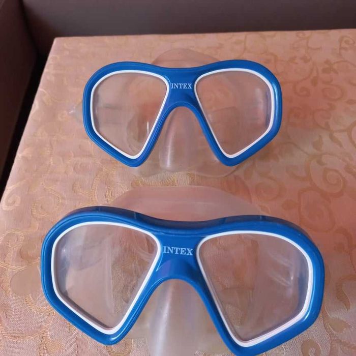 маски за плуване 15 лв за двата броя