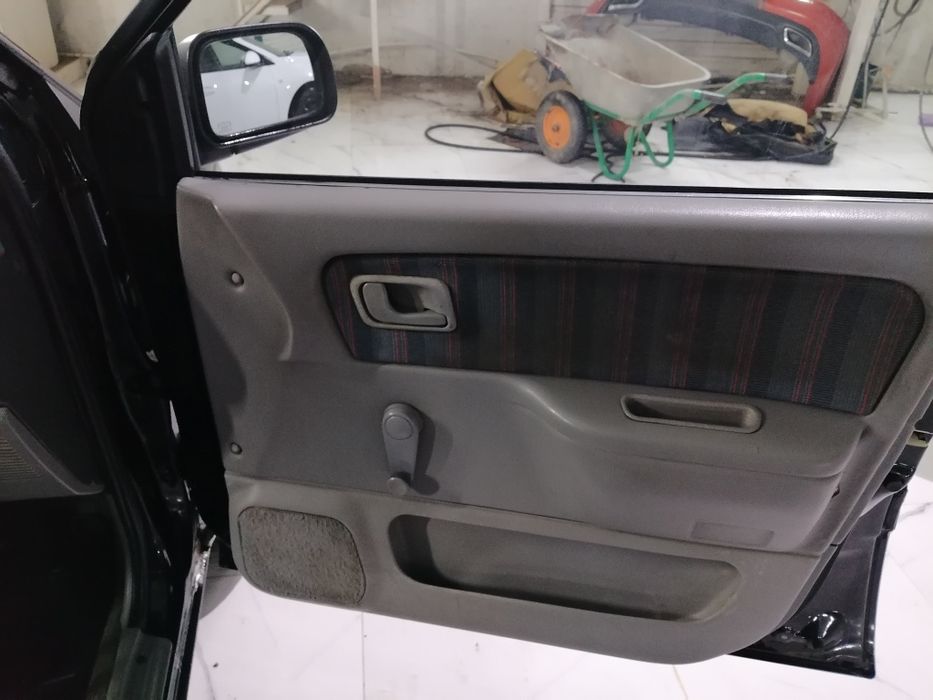 Митсубиши спейс руннер