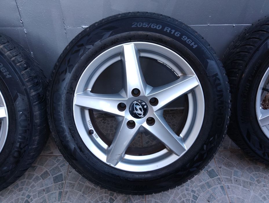 Алуминиеви джанти Ronal 5*114.3*16 със зимни гуми Kumho 205/60/16 23 г