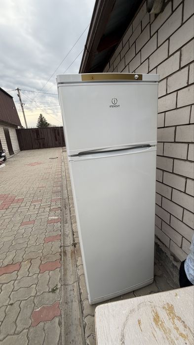 Продам холодильник б/у