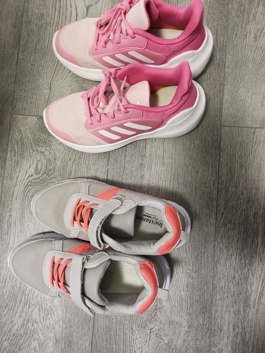 Vând încălțăminte fete