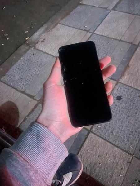 Realmi telfoni iphone 6 yoki 7 ga abmen qilaman