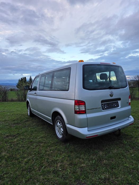 Autoturism WV T5, 9 locuri