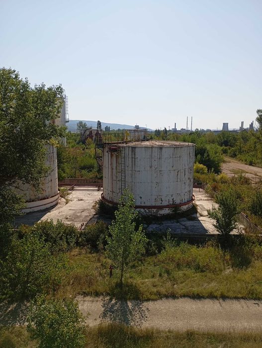 Vindem depozitul industrial de combustibil