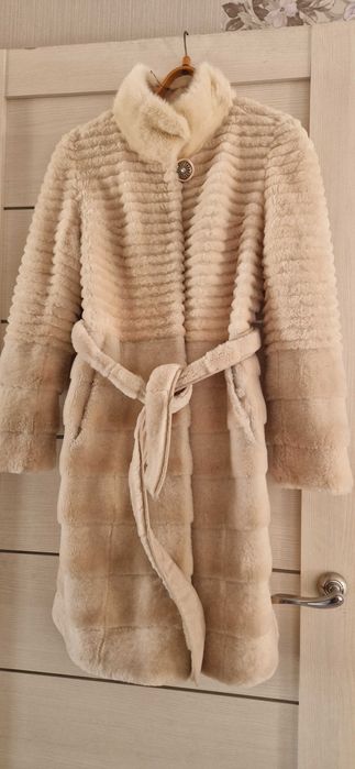 Продам шубу мутон с норкой