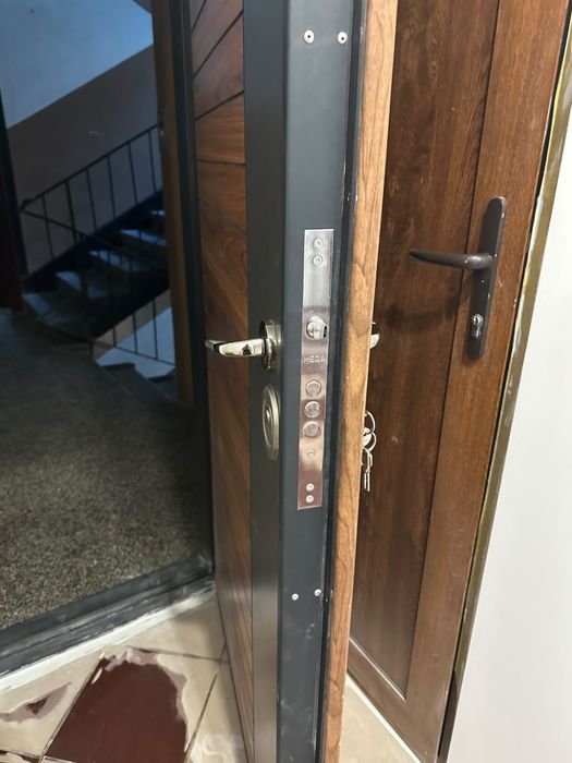 Входна врата на MEGA DOOR