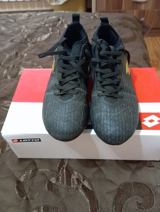 Оригинални бутонки Lotto