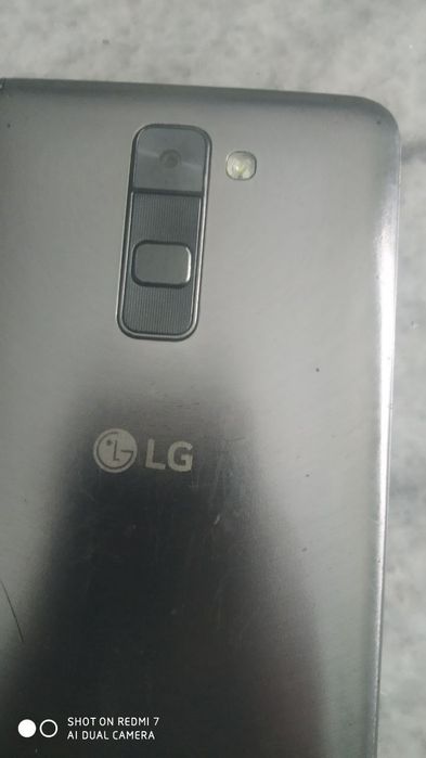 LG 16 xotira ekranda palasa tushgan