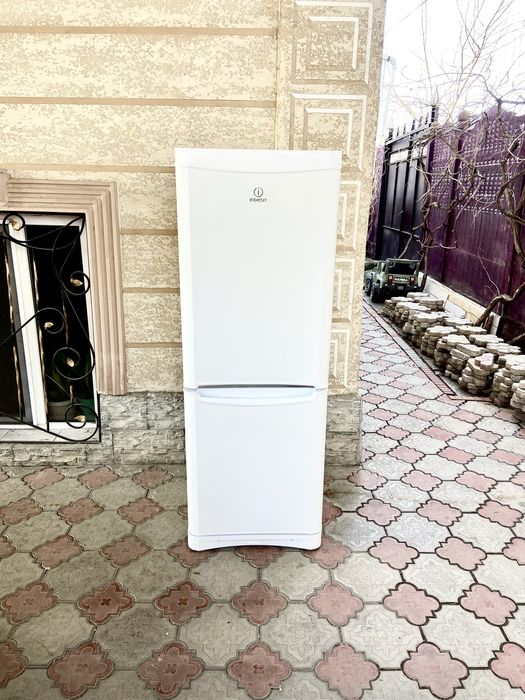 Продам холодильник Индезит рабочая 100%