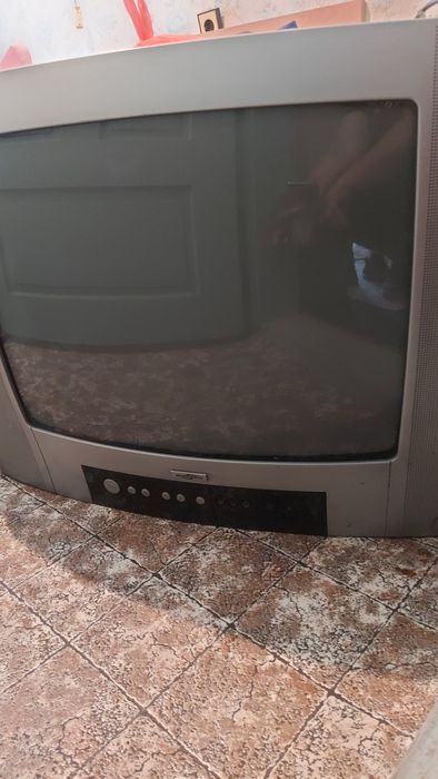 Два телевизора работещи