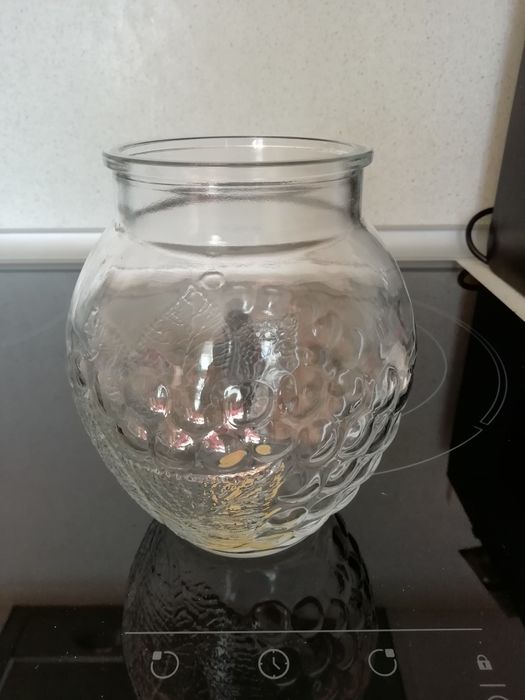 Кристални чаши, купички, 2 бр. вази, 3 бр.плата/ Обща Цена 70 лв.