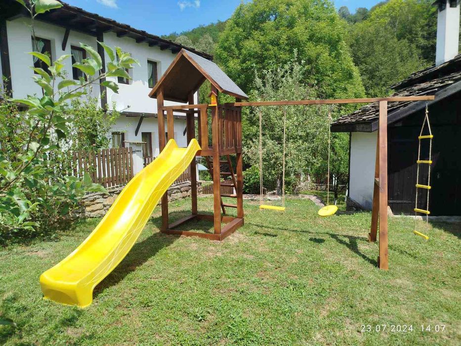 Детска дървена площадка, Детски кът на открито, Съоръжение за игра