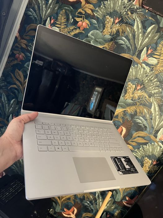Microsoft Surface Book 2 15 Inch i7 512gb ssd 16gb  ram nvidia rtx 1060 6GB