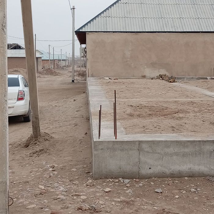 Uchastka yer fundament qurilgan