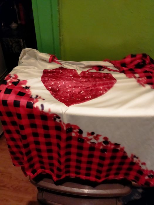 Отдам даром женские вещи